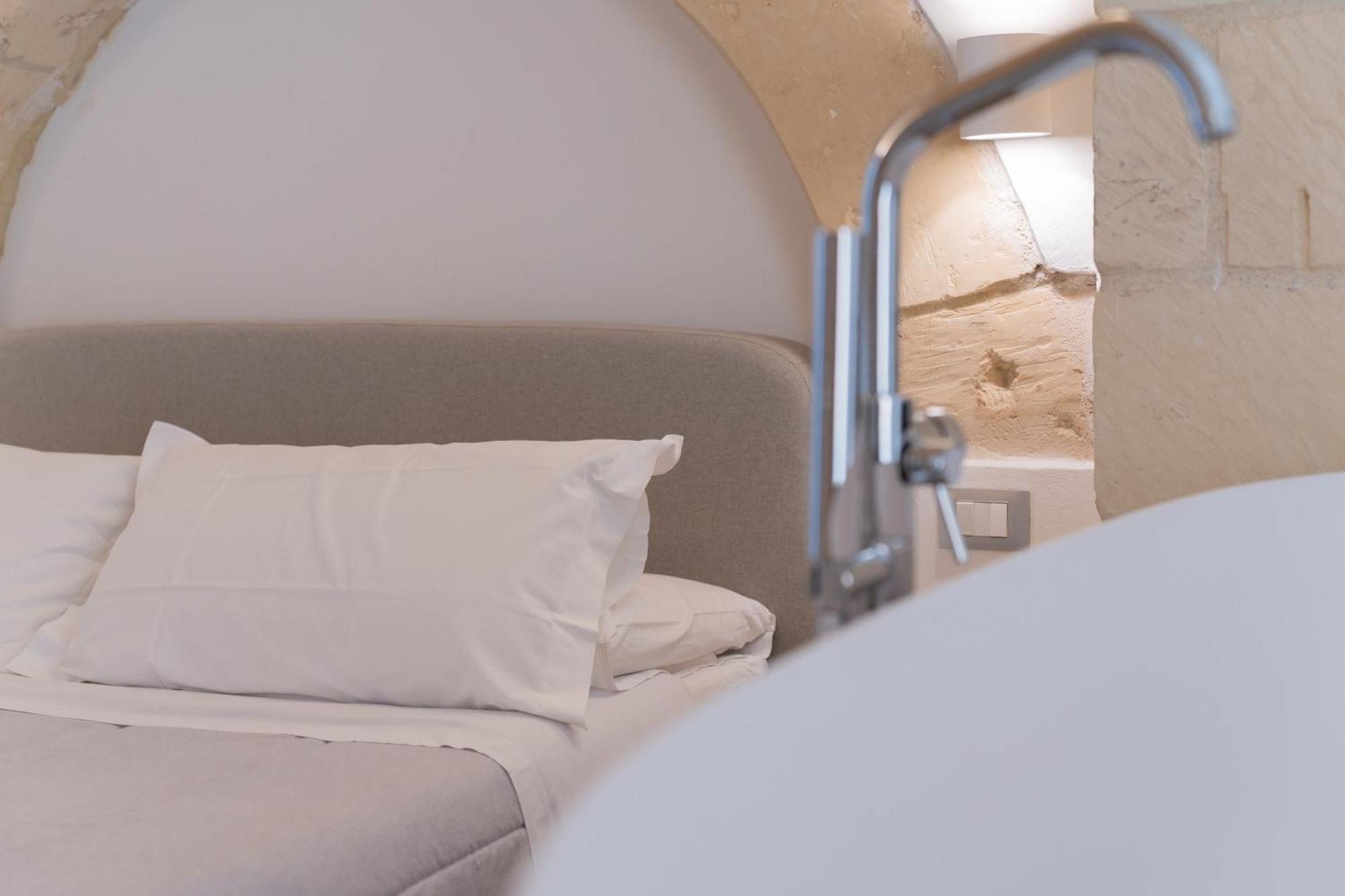 Dimora Barocca Luxury Suites Лечче Экстерьер фото