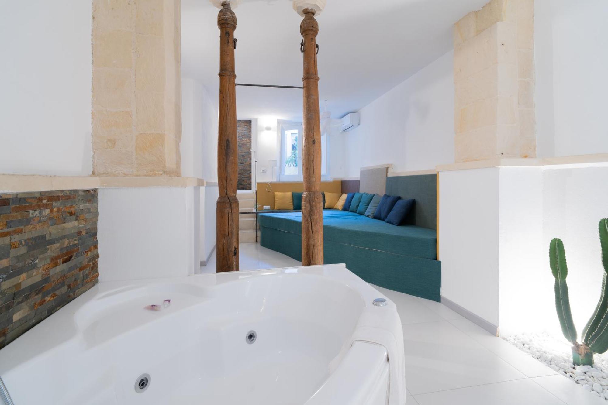 Dimora Barocca Luxury Suites Лечче Экстерьер фото