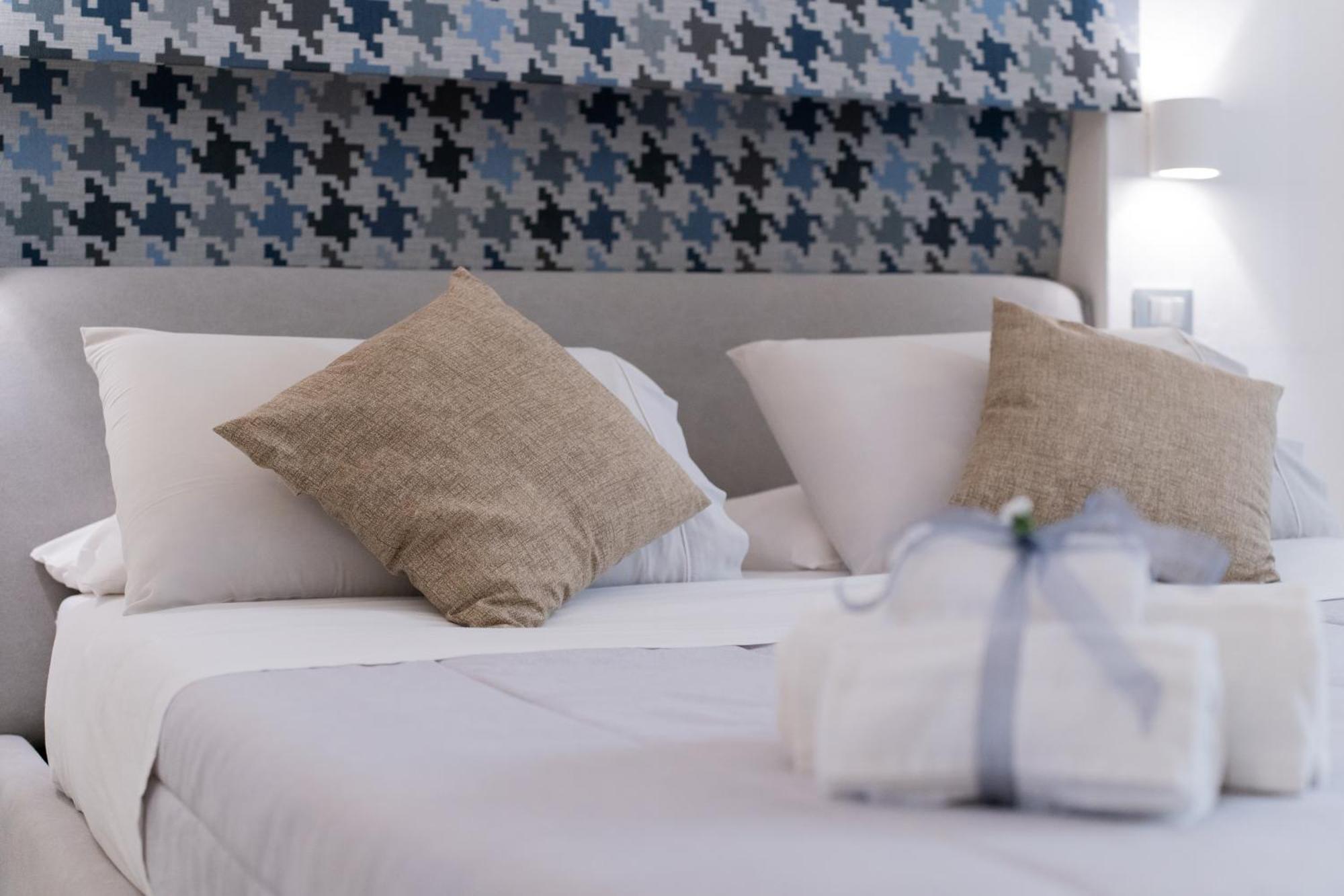 Dimora Barocca Luxury Suites Лечче Экстерьер фото
