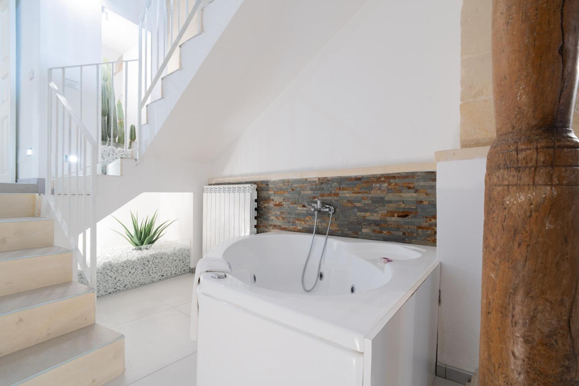 Dimora Barocca Luxury Suites Лечче Экстерьер фото