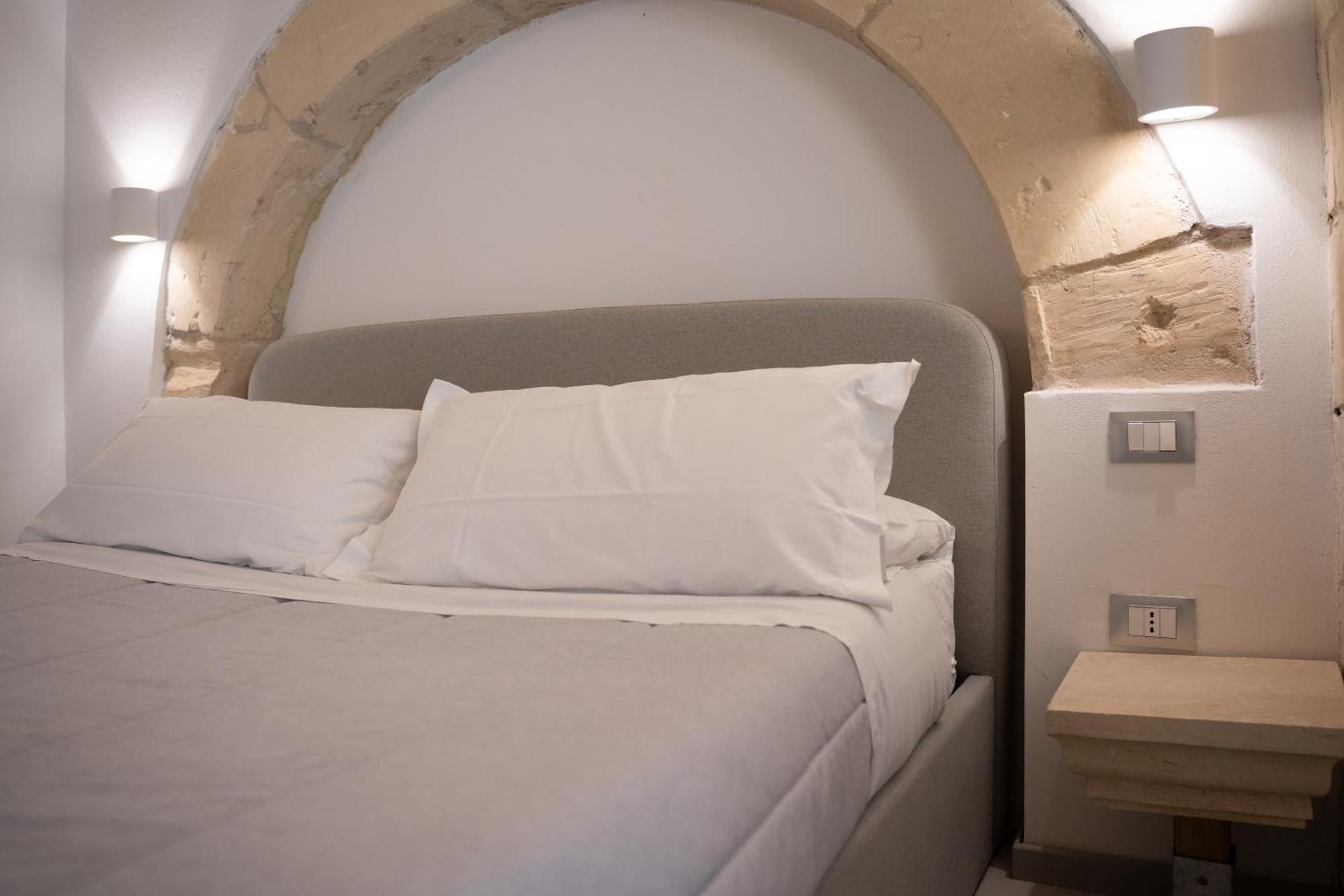 Dimora Barocca Luxury Suites Лечче Экстерьер фото